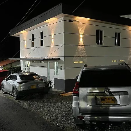 Apartaestudios Las Astromelias Armenia Exterior photo